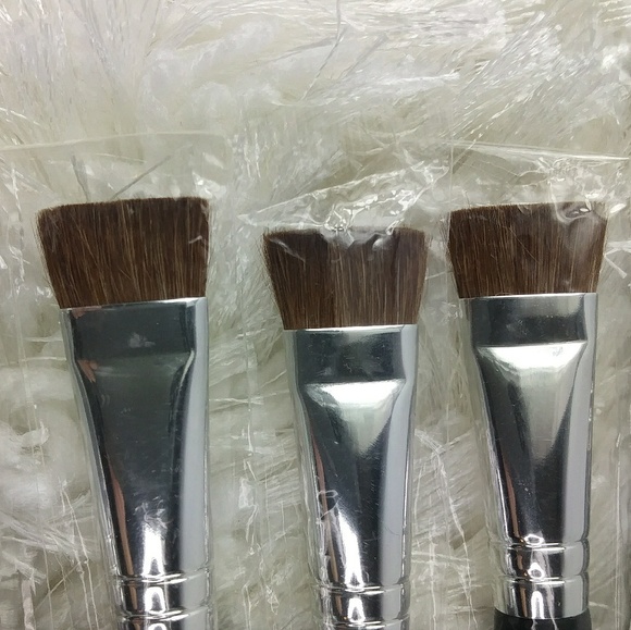 5 for $ 25  ID Bare Escentuals Flathead brush - Picture 4 of 4